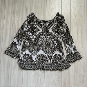 international concepts patterned and busy green blouse